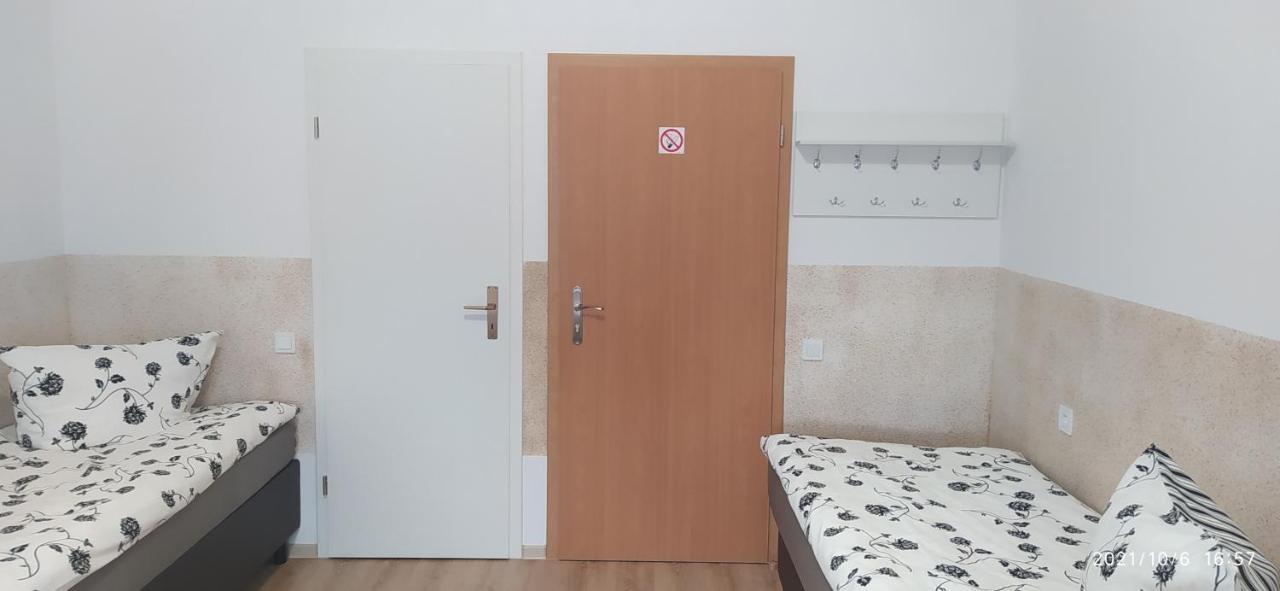 4U Hostel Zgorzelec - Free Parking Jedrzychowice  Kültér fotó